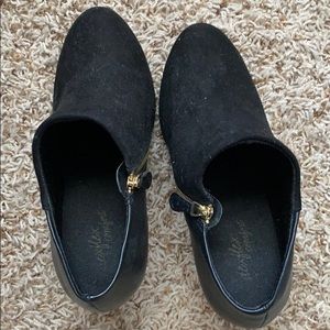 Black high heel shooties